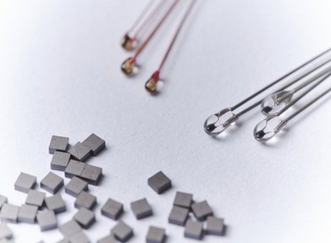 サーミスタ素子